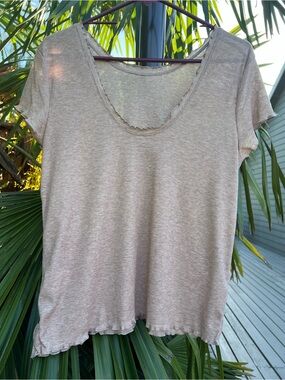 Nike Reversible Ribbed Tee Women’s Medium Beige Neutral Short Sleeve Top